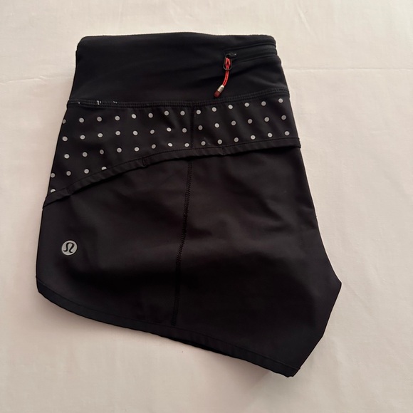 lululemon Speed Short Black (Reflective Dots)Size 4 - Picture 8 of 10